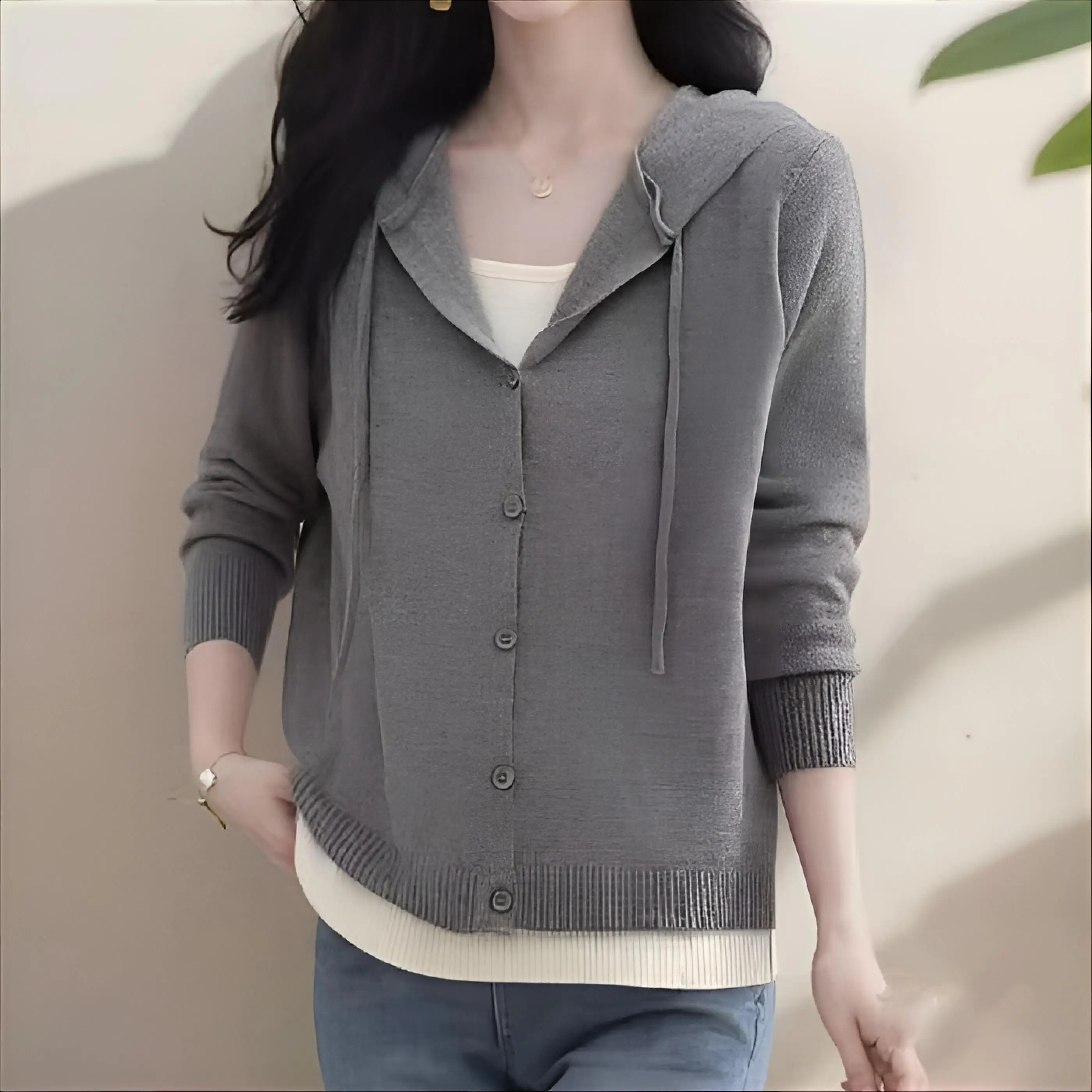 Женские кардиганы-свитеры весенние, из эластичной ткани с кружевом, с принтом, на пуговицах, уютные, винтажные, без рукавов, с эластичным воротником
Женские кардиганы-свитеры весенние, из эластичной ткани с кружевом, с принтом, на пуговицах, уютные, винтажные, без рукавов, с эластичным воротником