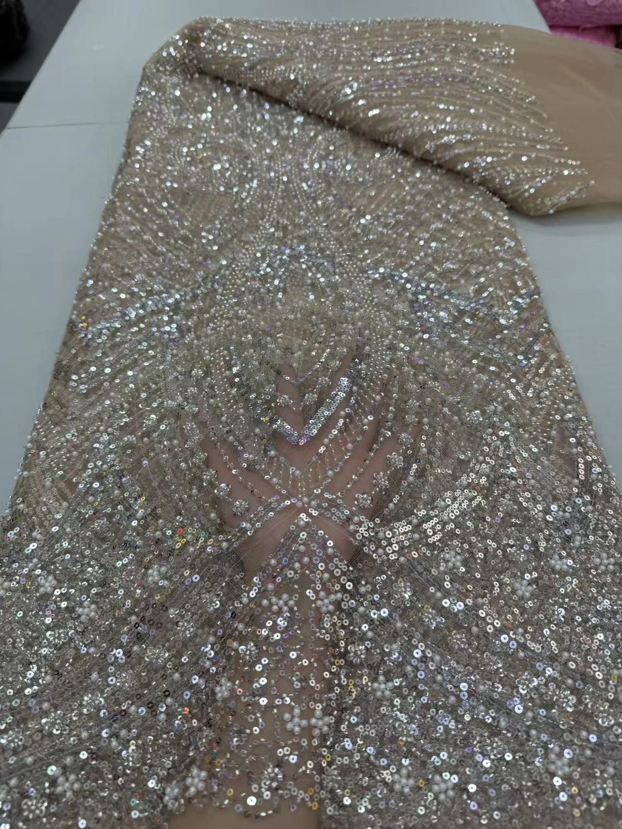 2025African Nigerian French Guipure Tulle Lace Fabric 3DSequins Beaded Embroidery for Luxury Wedding Party Evening Dresses 5Yard
2025African Nigerian French Guipure Tulle Lace Fabric 3DSequins Beaded Embroidery for Luxury Wedding Party Evening Dresses 5Yard