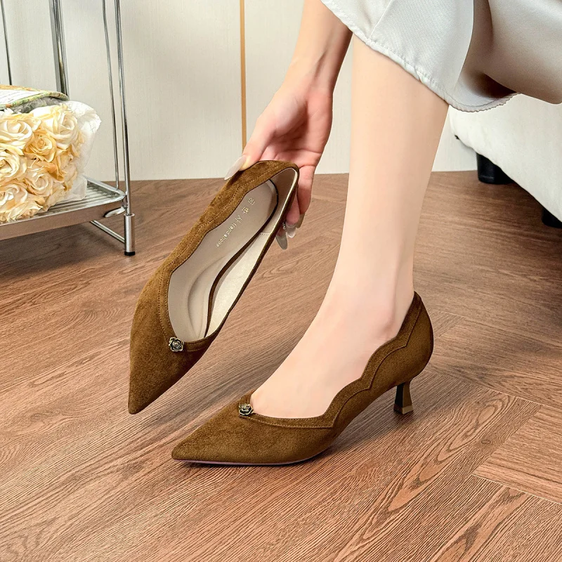 Fall/Winter Suede Women's High Heels3-5Comfortable for feet, no fatigue Small camellia flower pointed-toe stiletto shoes for
Fall/Winter Suede Women's High Heels3-5Comfortable for feet, no fatigue Small camellia flower pointed-toe stiletto shoes for