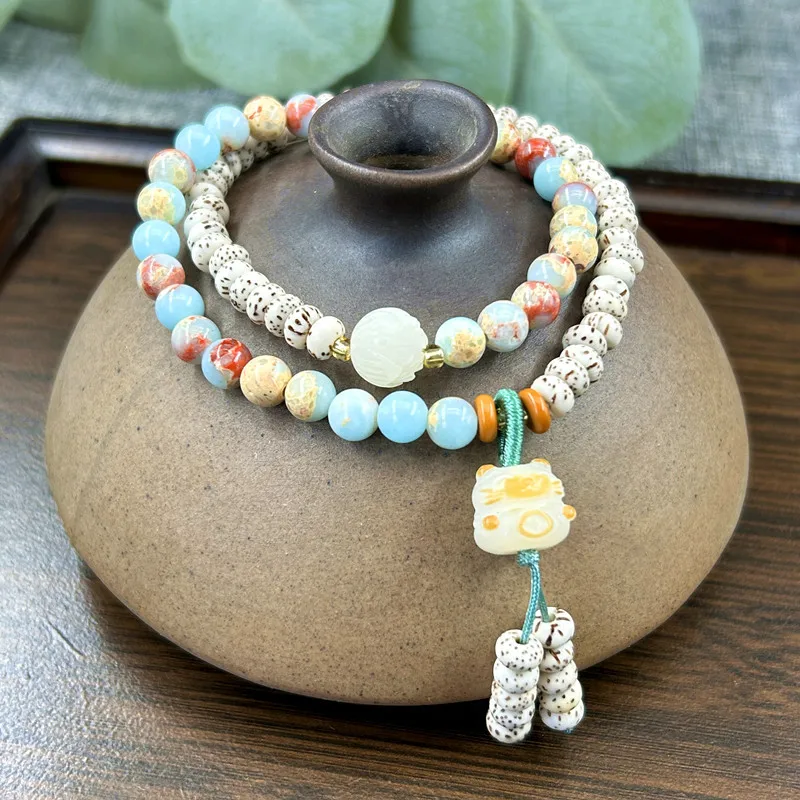 WW double circle bracelet Shoushan stone star and moon double spell matching, Buddha bead bracelet.
WW double circle bracelet Shoushan stone star and moon double spell matching, Buddha bead bracelet.