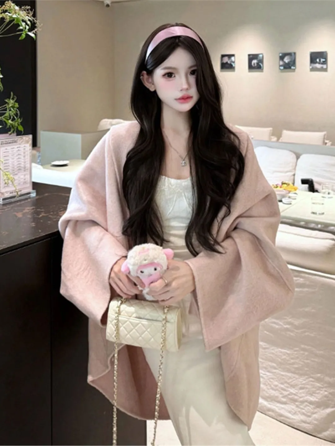 Elegant Double-Sided Woolen Coat Pink Gentle Style Beautiful Outerwear for Women in Autumn Season Comfortable Loose Fit Long ...
Elegant Double-Sided Woolen Coat Pink Gentle Style Beautiful Outerwear for Women in Autumn Season Comfortable Loose Fit Long ...