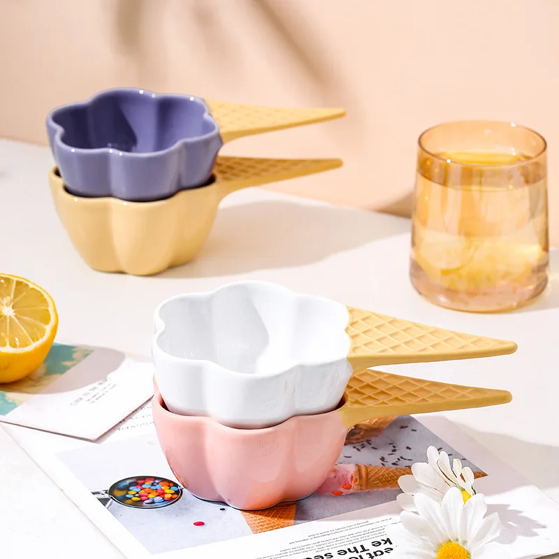 Creative Dessert Bowl Cute Ceramic Ice Cream Type Small Plate with Handle Fruit Salad Bowl Home Decoration Kitchen Tableware
Creative Dessert Bowl Cute Ceramic Ice Cream Type Small Plate with Handle Fruit Salad Bowl Home Decoration Kitchen Tableware