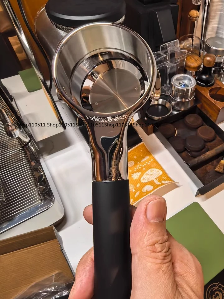 400g Black Walnut Flat Bottomless Coffee Handle, Compatible with E61 & Portafilter Bowl, Barista Coffee Accessories
400g Black Walnut Flat Bottomless Coffee Handle, Compatible with E61 & Portafilter Bowl, Barista Coffee Accessories