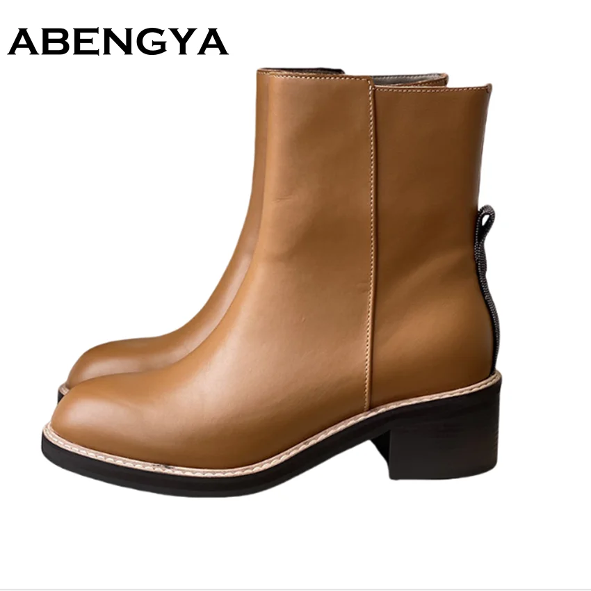 2025 коричневые кожаные мотоциклетные ботинки на блочном каблуке, женская повседневная обувь на высоком каблуке, женские ботинки, женские мотоциклетные ботинки с круглым носком
2025 коричневые кожаные мотоциклетные ботинки на блочном каблуке, женская повседневная обувь на высоком каблуке, женские ботинки, женские мотоциклетные ботинки с круглым носком