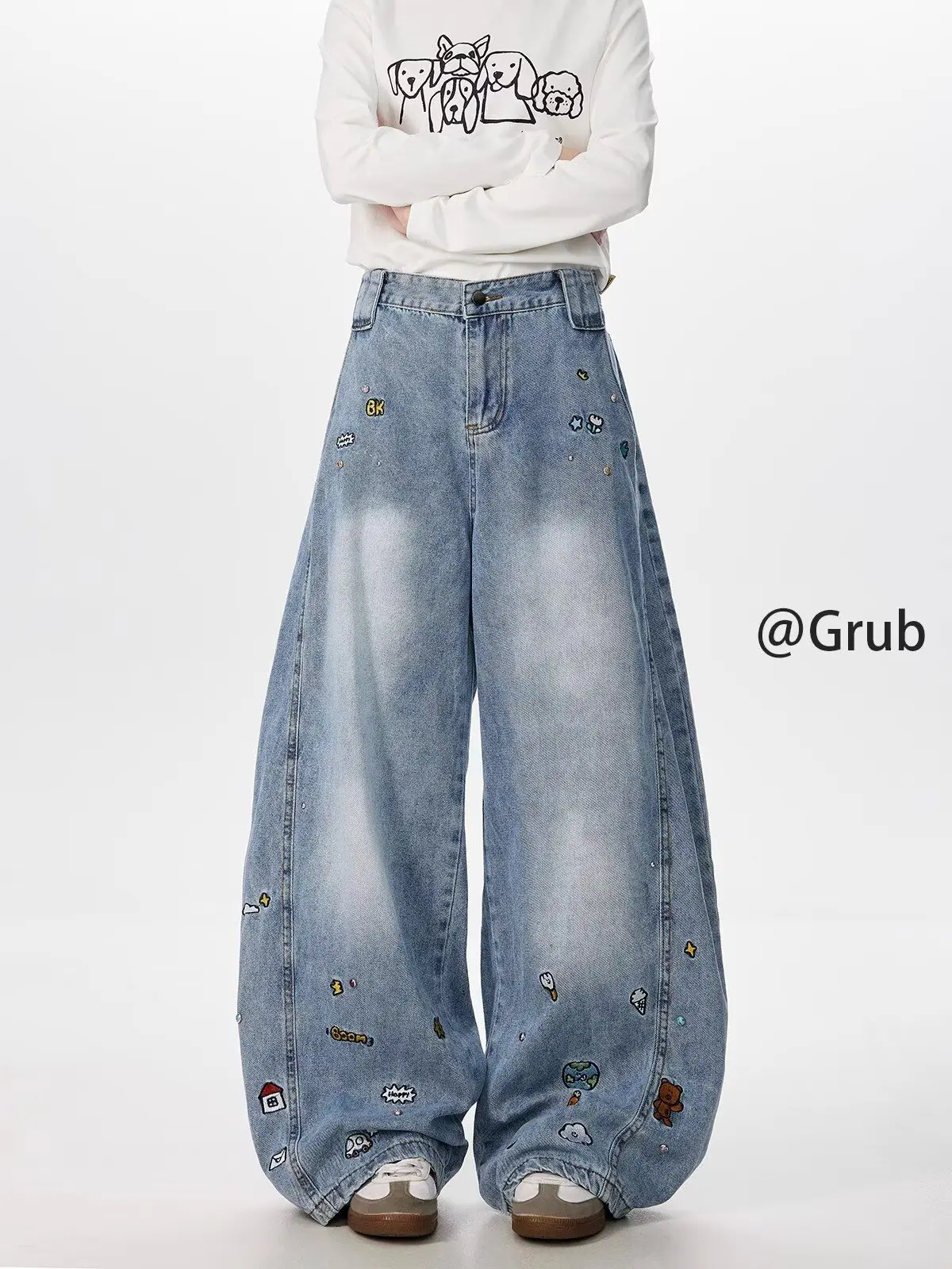 Джинсы-клеш в стиле ретро с вышивкой в американском мультяшном стиле, унисекс, повседневные, свободные, для пар, джинсовые брюки из денима
Джинсы-клеш в стиле ретро с вышивкой в американском мультяшном стиле, унисекс, повседневные, свободные, для пар, джинсовые брюки из денима