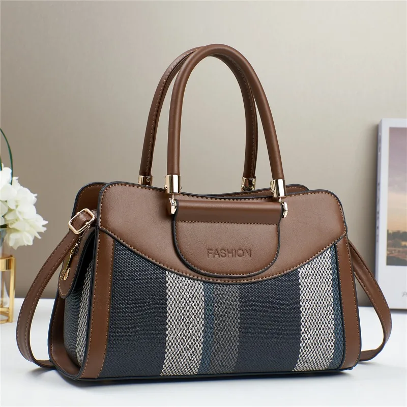 High Quality Stripe Leather Women Messenger Bags Luxury Designer Brand Ladies Shoulder Bags Fashion Trendy Crossbody Bags Sac 
High Quality Stripe Leather Women Messenger Bags Luxury Designer Brand Ladies Shoulder Bags Fashion Trendy Crossbody Bags Sac