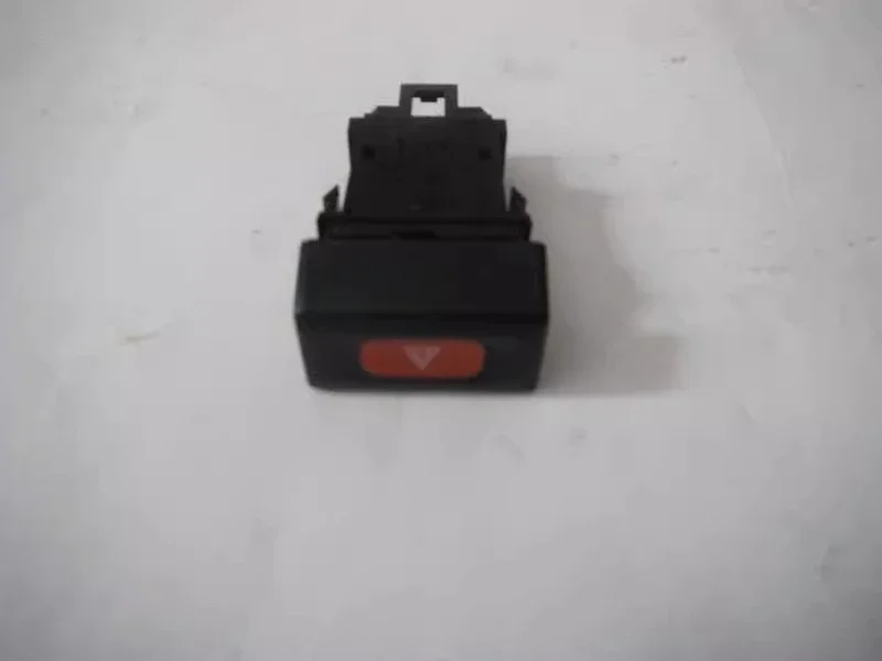 For PICKUP D22 DFM xinruiqi Authentic emergency light switch
For PICKUP D22 DFM xinruiqi Authentic emergency light switch