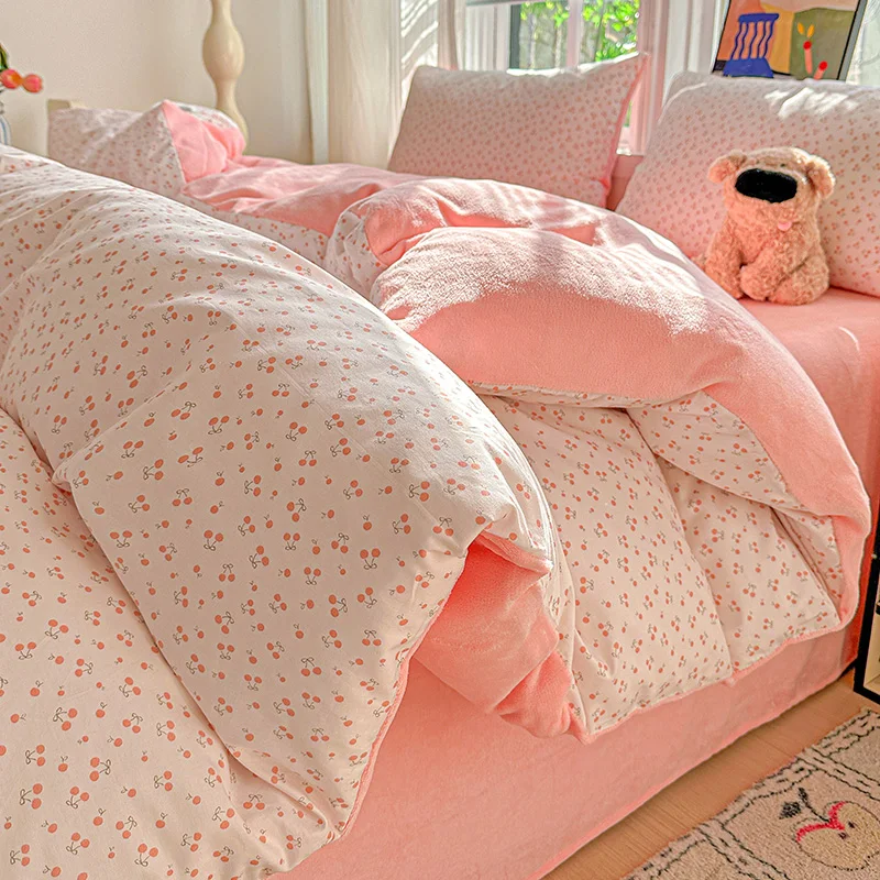 2025 New All-cotton Milk Fleece High Grammage Warm Single Quilt Cover Single-sided Velvet Printed Duvet Cover for Autumn Winter
2025 New All-cotton Milk Fleece High Grammage Warm Single Quilt Cover Single-sided Velvet Printed Duvet Cover for Autumn Winter