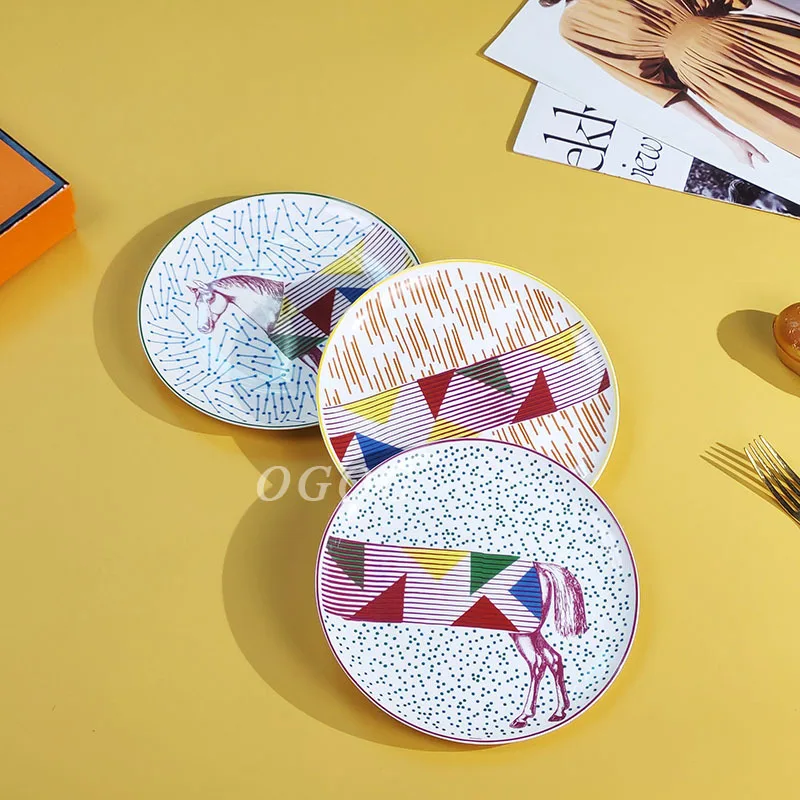 Tableware Bone China Coffee Cups with Saucers Tea Cups Ideal for Home Meals Afternoon Tea Daily Use and Guest Coffee Time
Tableware Bone China Coffee Cups with Saucers Tea Cups Ideal for Home Meals Afternoon Tea Daily Use and Guest Coffee Time