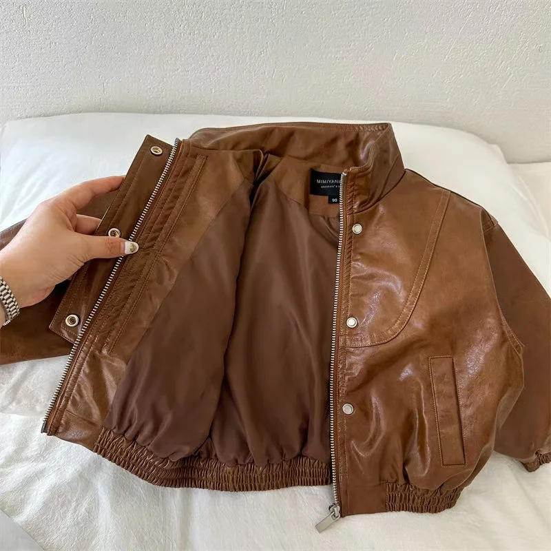 2025 Boys' Autumn/Winter Cool Handsome Jacket Children's Retro Handsome Soft Leather Jacket Kids Korean Edition Jacket Jacket
2025 Boys' Autumn/Winter Cool Handsome Jacket Children's Retro Handsome Soft Leather Jacket Kids Korean Edition Jacket Jacket