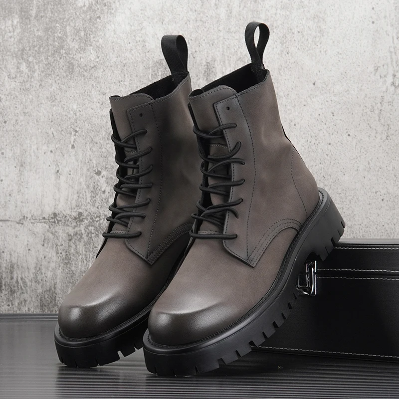 Мужские модные высокие мотоциклетные ботинки в английском стиле для вечеринок, ночного клуба, обувь из мягкой кожи, ковбойские осенне-зимние ботинки, длинные ботинки на платформе
Мужские модные высокие мотоциклетные ботинки в английском стиле для вечеринок, ночного клуба, обувь из мягкой кожи, ковбойские осенне-зимние ботинки, длинные ботинки на платформе