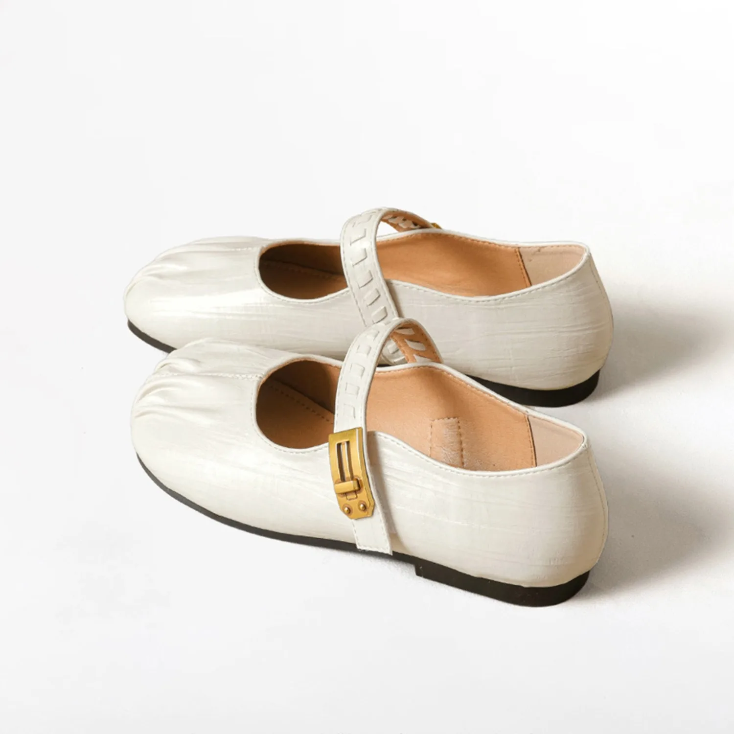 French Shallow Mouth Ballet Shoes Women Ultra Soft Flat Wrinkle One Strap Comfortable Mary Jane Dress Shoes
French Shallow Mouth Ballet Shoes Women Ultra Soft Flat Wrinkle One Strap Comfortable Mary Jane Dress Shoes