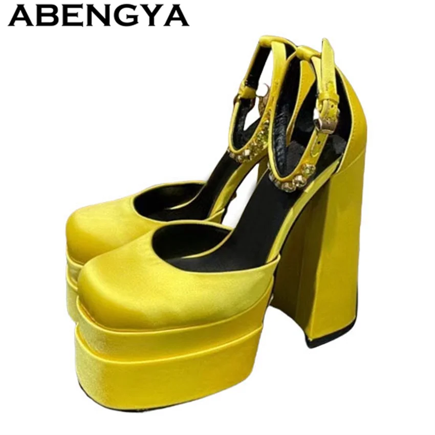 Hot Sale Platform Chunky High Heel Shoes Thick Sole Satin Ankle Buckle Pumps Fashion Week Shoes Summer Bride Dress Shoes Women
Hot Sale Platform Chunky High Heel Shoes Thick Sole Satin Ankle Buckle Pumps Fashion Week Shoes Summer Bride Dress Shoes Women
