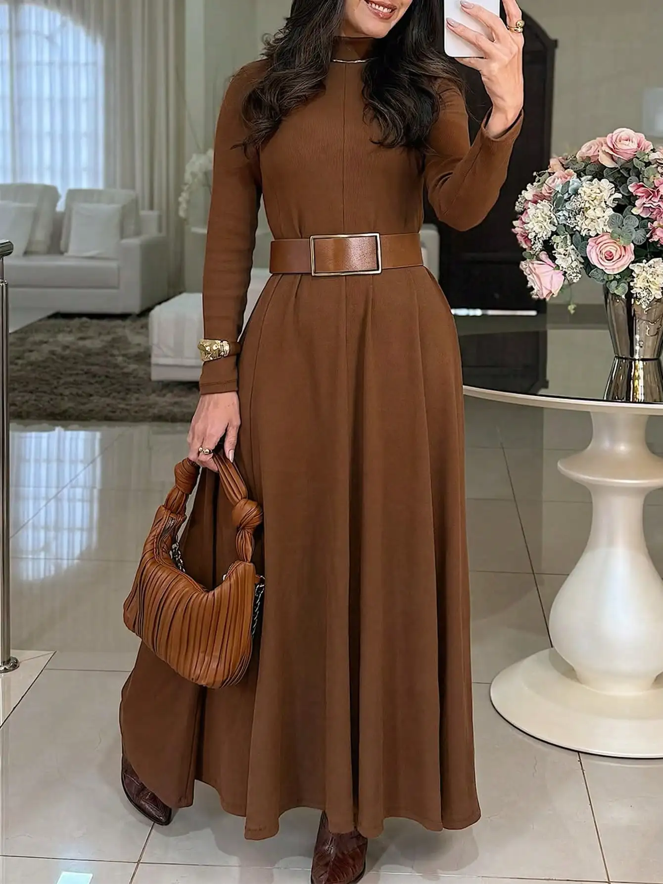 Женское трикотажное платье макси с высоким воротом и длинными рукавами, с поясом, элегантное коричневое, для повседневной носки
Женское трикотажное платье макси с высоким воротом и длинными рукавами, с поясом, элегантное коричневое, для повседневной носки