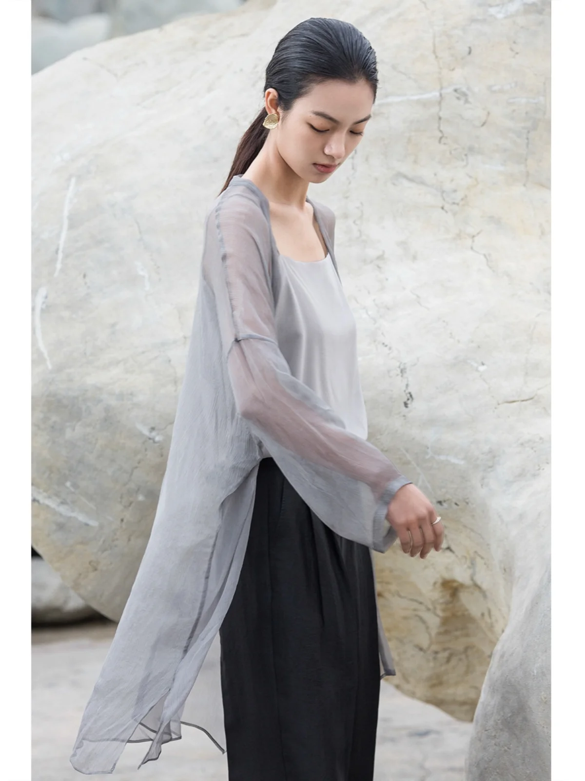 YuanYin Lazy Summer Vintage Silk Wrap Women's Chic Minimalist Casual True Silk Open Cardigan Breathable V-Neck Long Sleeve
YuanYin Lazy Summer Vintage Silk Wrap Women's Chic Minimalist Casual True Silk Open Cardigan Breathable V-Neck Long Sleeve