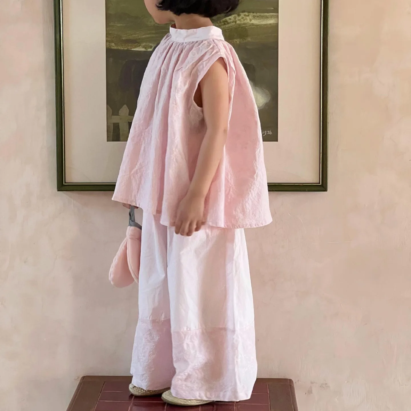 Girl Clothes Suit Korean Children Wear 2024 Summer New Girls Set Embroidered Lace Cotton Vest Pants Two-piece Set Clothes
Girl Clothes Suit Korean Children Wear 2024 Summer New Girls Set Embroidered Lace Cotton Vest Pants Two-piece Set Clothes
