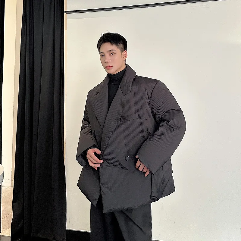Мужской пуховик Jaet Зима 2025: Новая коллекция, высококачественный трендовый белый пуховик с текстурным воротником, утепленное хлопковое пальто на двойной пуговице
Мужской пуховик Jaet Зима 2025: Новая коллекция, высококачественный трендовый белый пуховик с текстурным воротником, утепленное хлопковое пальто на двойной пуговице