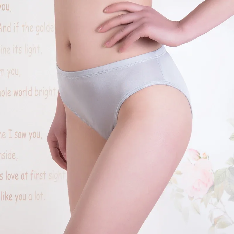 Women's Seamless Briefs Natural Silk Panties Mid Waist Sexy Simple Underwear For Women Comfortable Breathable Calzones Mujerzm58
Women's Seamless Briefs Natural Silk Panties Mid Waist Sexy Simple Underwear For Women Comfortable Breathable Calzones Mujerzm58