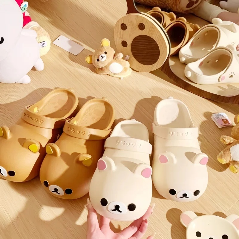 Популярные оригинальные пляжные сандалии Rilakkuma, противоскользящие летние верхняя одежда с милым медведем и сестрой, тапочки, сандалии для девочек, периферия аниме
Популярные оригинальные пляжные сандалии Rilakkuma, противоскользящие летние верхняя одежда с милым медведем и сестрой, тапочки, сандалии для девочек, периферия аниме