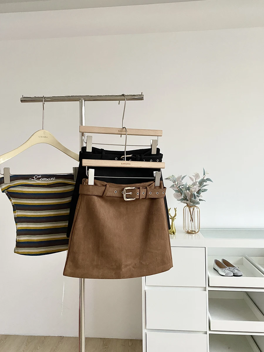 Fall 2025 High Waist A-Line Skirt Women's Leather Velvet Anti-Light Belted Commute Friendly Skirts Fashionable Korean Style
Fall 2025 High Waist A-Line Skirt Women's Leather Velvet Anti-Light Belted Commute Friendly Skirts Fashionable Korean Style