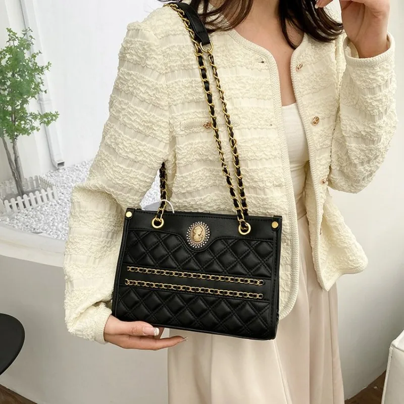 Original Retro Diaper Bag Women Solid Color Crossbody Purse High End Minimalist Casual Business Leather Satchel Luxury Tote
Original Retro Diaper Bag Women Solid Color Crossbody Purse High End Minimalist Casual Business Leather Satchel Luxury Tote