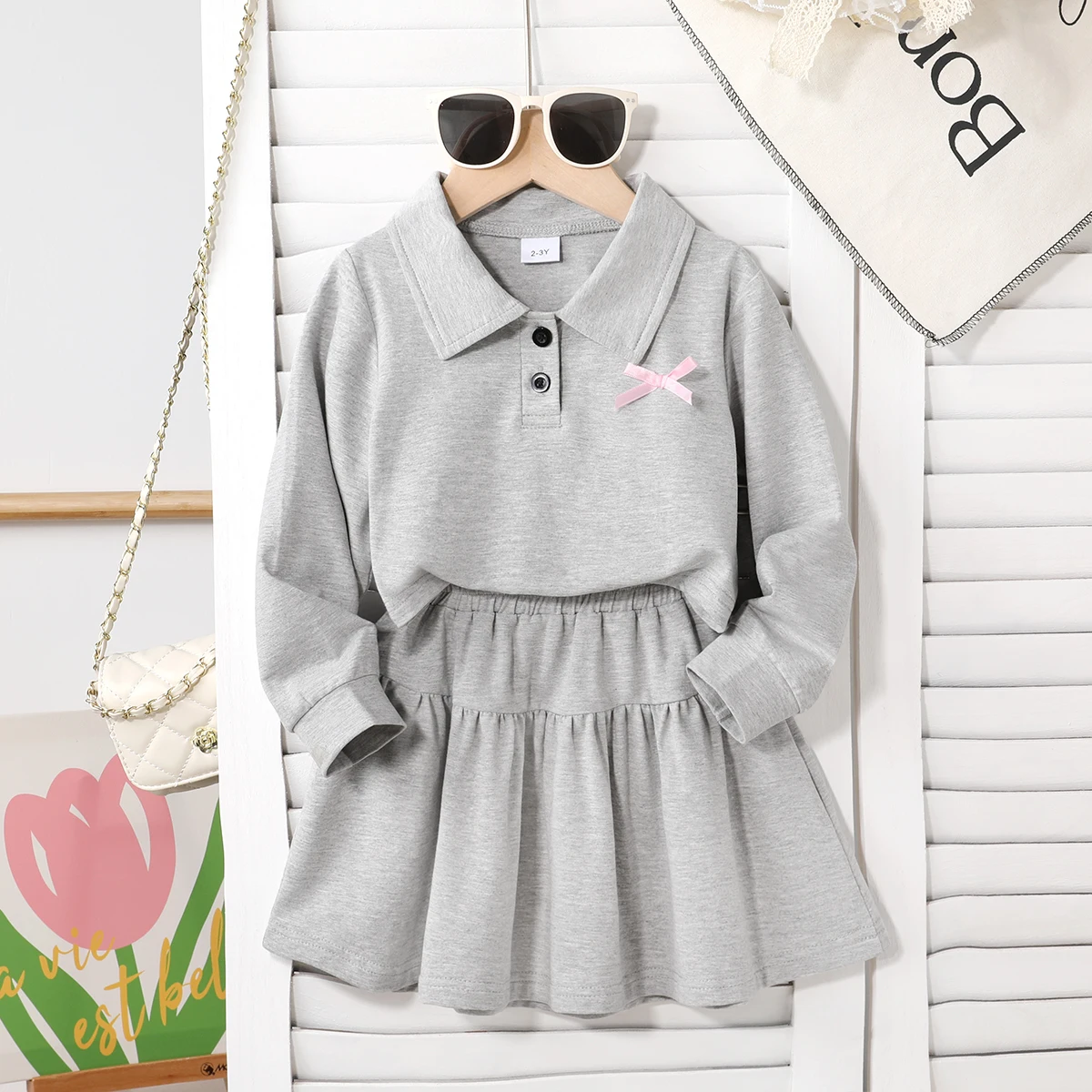 Little Girls Fall Minimalist Collared Embroidered Cropped Top & Elastic Waist Skirt 2-Piece Set
Little Girls Fall Minimalist Collared Embroidered Cropped Top & Elastic Waist Skirt 2-Piece Set