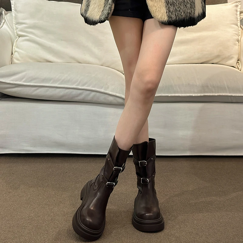 2024 Fashion New Mid-Heel Women's Boots Comfortable Solid Color Casual Mid-Leg Buckle Decoration Stylish Warm Boots Non-slip
2024 Fashion New Mid-Heel Women's Boots Comfortable Solid Color Casual Mid-Leg Buckle Decoration Stylish Warm Boots Non-slip