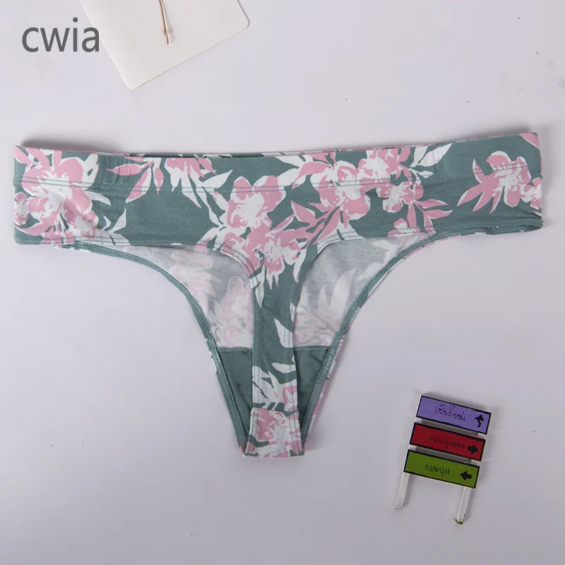 Sexy Ladies Floral Printed Thong Elegant Solid Color Cotton G-string Elasticity Breathable Briefs T-back Seamless Underwear
Sexy Ladies Floral Printed Thong Elegant Solid Color Cotton G-string Elasticity Breathable Briefs T-back Seamless Underwear
