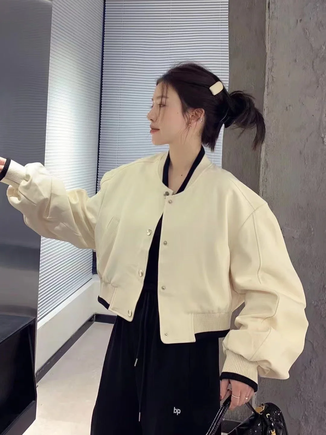 Solid Color Woman Jackets 2025 Ropa Mujer O-neck Long Sleeve Casual Loose Fashion Outwear Casual Korean Coat Women's Clothing
Solid Color Woman Jackets 2025 Ropa Mujer O-neck Long Sleeve Casual Loose Fashion Outwear Casual Korean Coat Women's Clothing