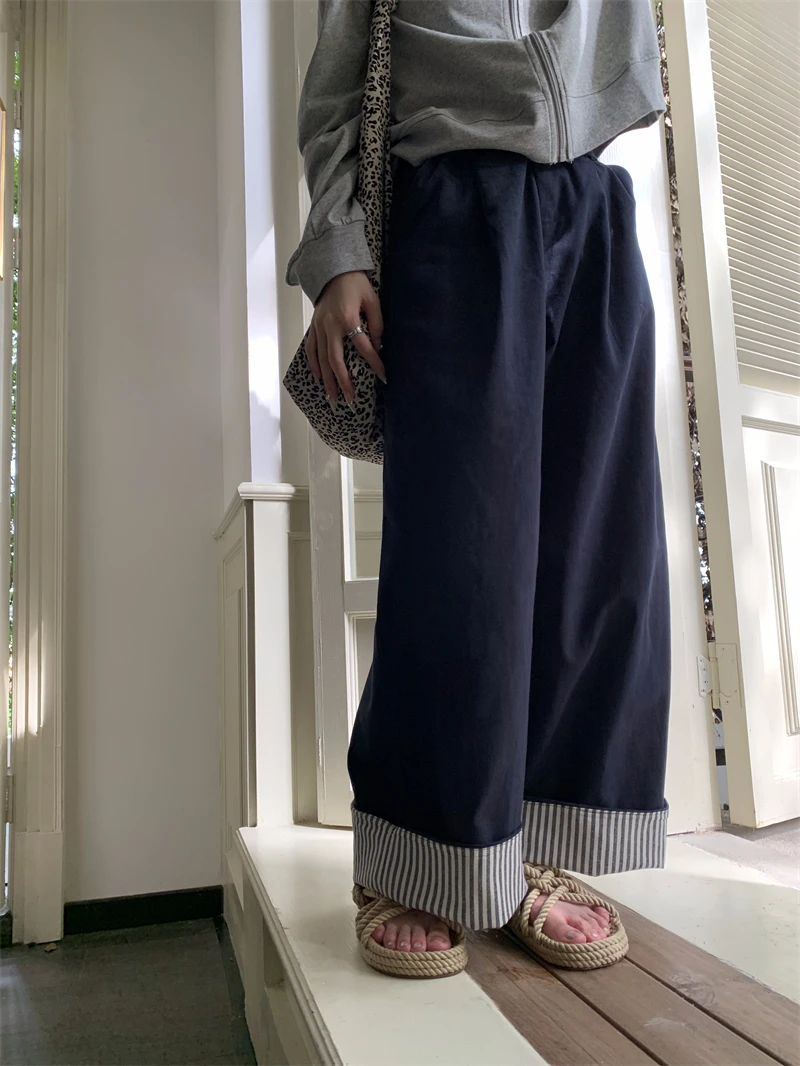 Korean style Contrasting Striped Curling Pants Elastic Waist Wide Leg Loose Casual Pants
Korean style Contrasting Striped Curling Pants Elastic Waist Wide Leg Loose Casual Pants