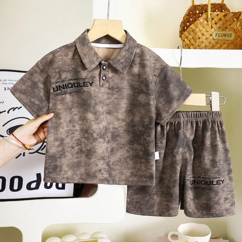 2PCS/Set New Children's Polo Shirt Shorts Boys Shorts Short Sleeve Set Compared To Toddler T-Shirts Handsome Kids Two-Piece Set
2PCS/Set New Children's Polo Shirt Shorts Boys Shorts Short Sleeve Set Compared To Toddler T-Shirts Handsome Kids Two-Piece Set