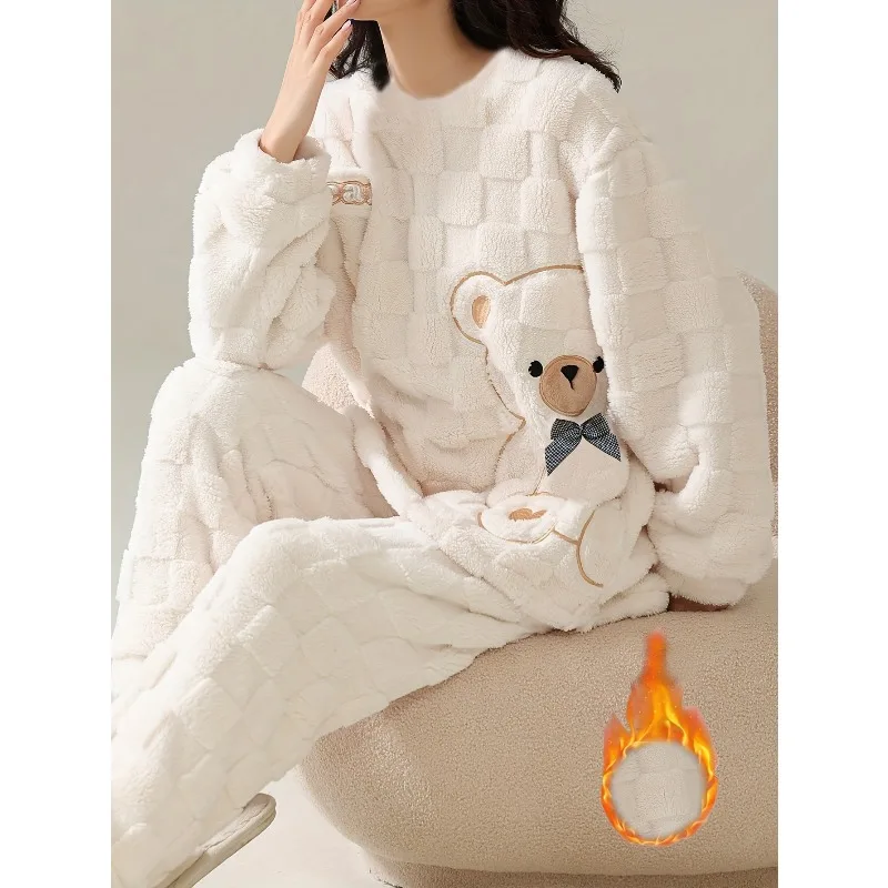 Winter Women'S Warm Fleece Pajama Set | Cute Bear Pattern Casual Home Wear with Crew Neck and Bow Detail
Winter Women'S Warm Fleece Pajama Set | Cute Bear Pattern Casual Home Wear with Crew Neck and Bow Detail