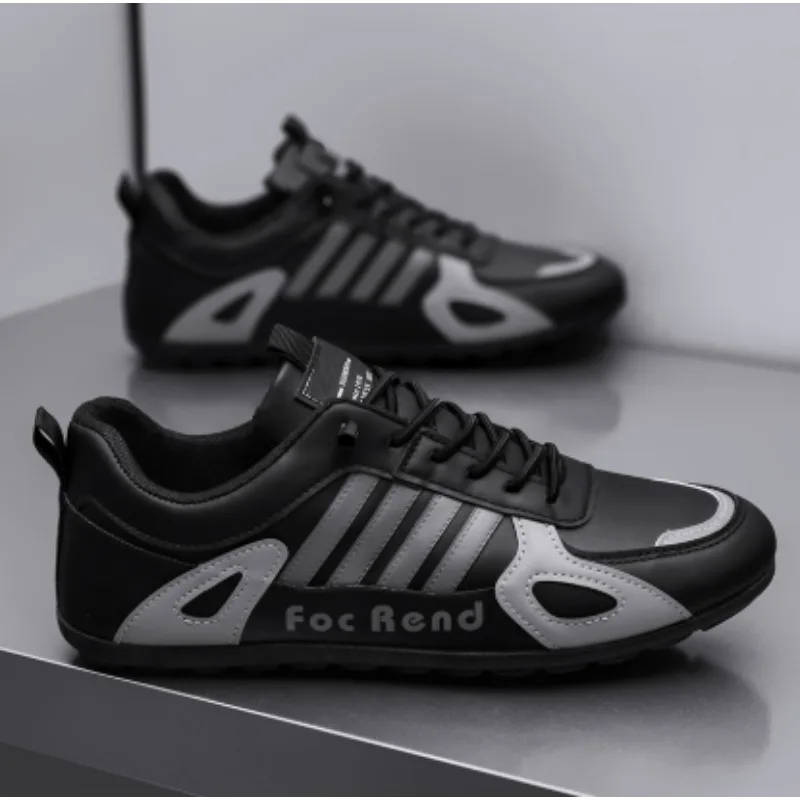 Новейшие мужские осенние водонепроницаемые и противоскользящие спортивные повседневные черные кроссовки для бега 2025 года.
Новейшие мужские осенние водонепроницаемые и противоскользящие спортивные повседневные черные кроссовки для бега 2025 года.