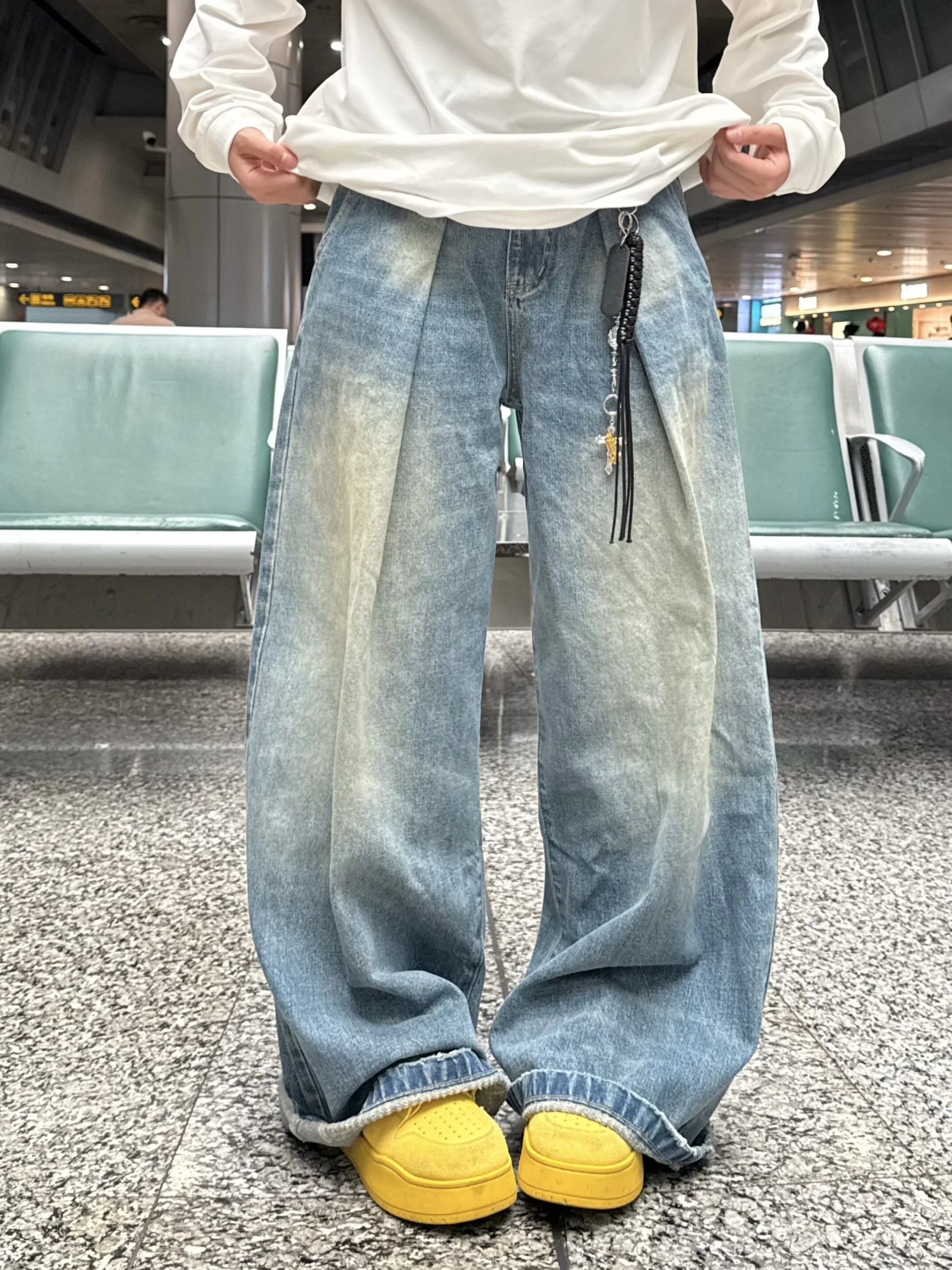 Retro Washed American High Street Cleanfit Men's Loose Wide Leg Casual Jeans Distressed Denim mid Waist Zipper Closure
Retro Washed American High Street Cleanfit Men's Loose Wide Leg Casual Jeans Distressed Denim mid Waist Zipper Closure