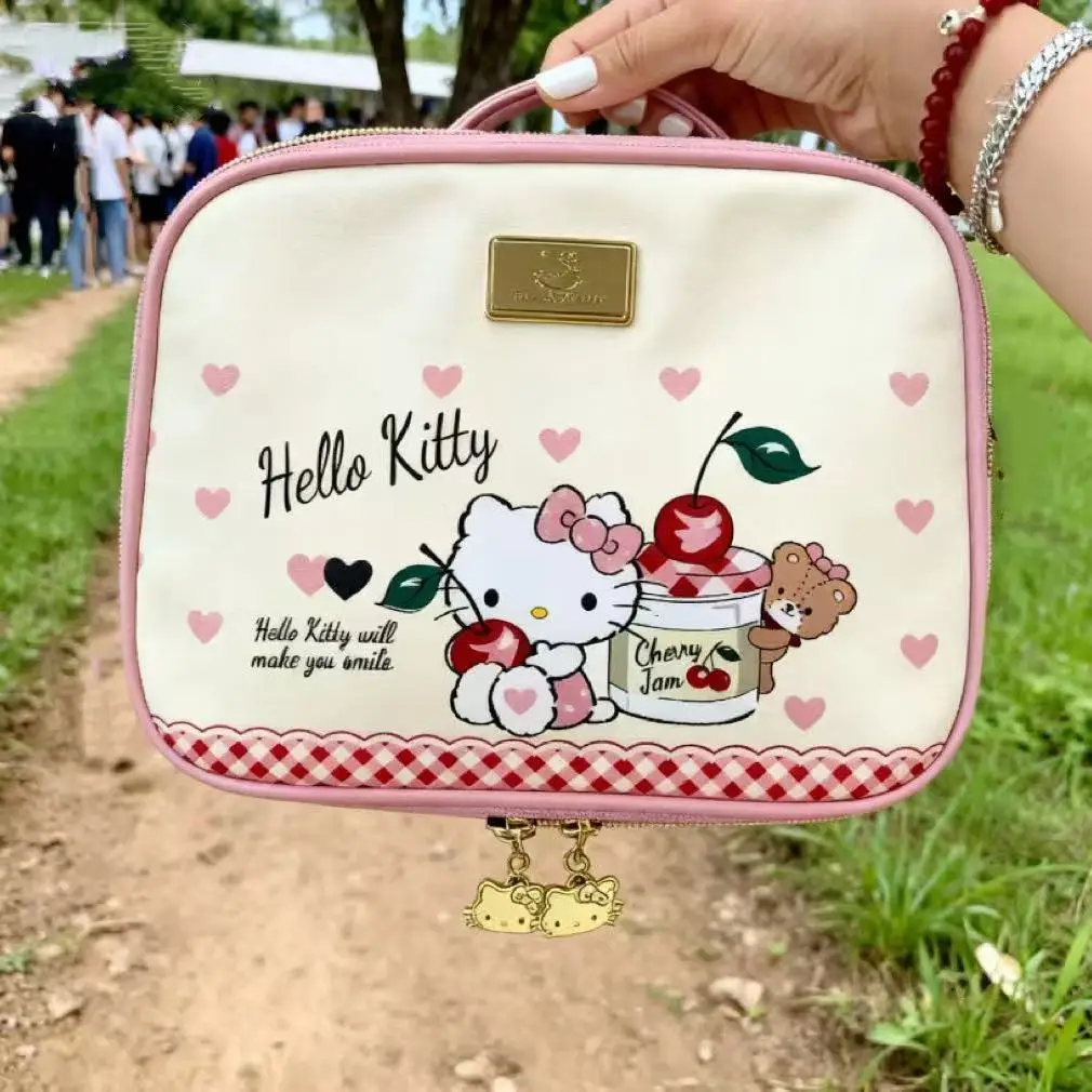 Kawaii Sanrio Hello Kitty Makeup Bag Cute Cartoon Large Capacity Sweet Girl Heart Handheld Makeup Bag for Girl's Gifts Toys
Kawaii Sanrio Hello Kitty Makeup Bag Cute Cartoon Large Capacity Sweet Girl Heart Handheld Makeup Bag for Girl's Gifts Toys