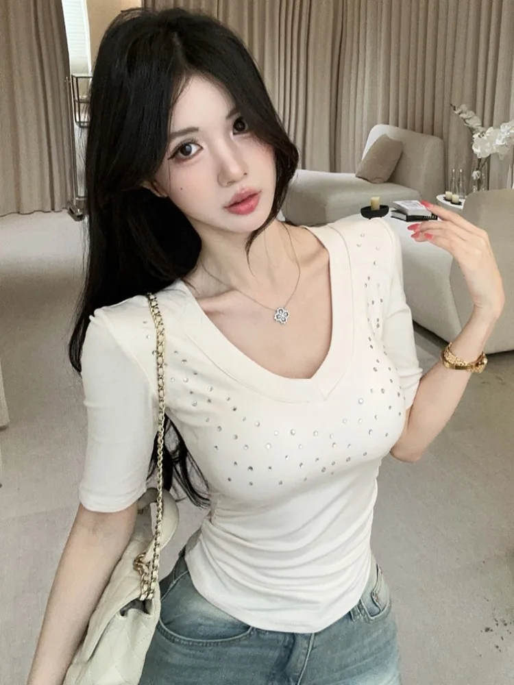 Korean Style V-Neck Heavy Embellished Short Sleeve Slim Fit T-Shirt Women's Summer New Fashion Breathable Skin-Friendly Cityw...
Korean Style V-Neck Heavy Embellished Short Sleeve Slim Fit T-Shirt Women's Summer New Fashion Breathable Skin-Friendly Cityw...