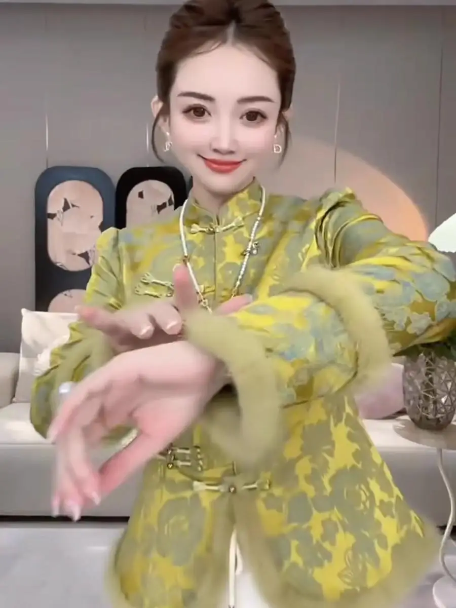 Элегантная модная женская куртка в китайском стиле, осенне-зимняя, приталенная, теплая, в национальном стиле, трендовая
Элегантная модная женская куртка в китайском стиле, осенне-зимняя, приталенная, теплая, в национальном стиле, трендовая