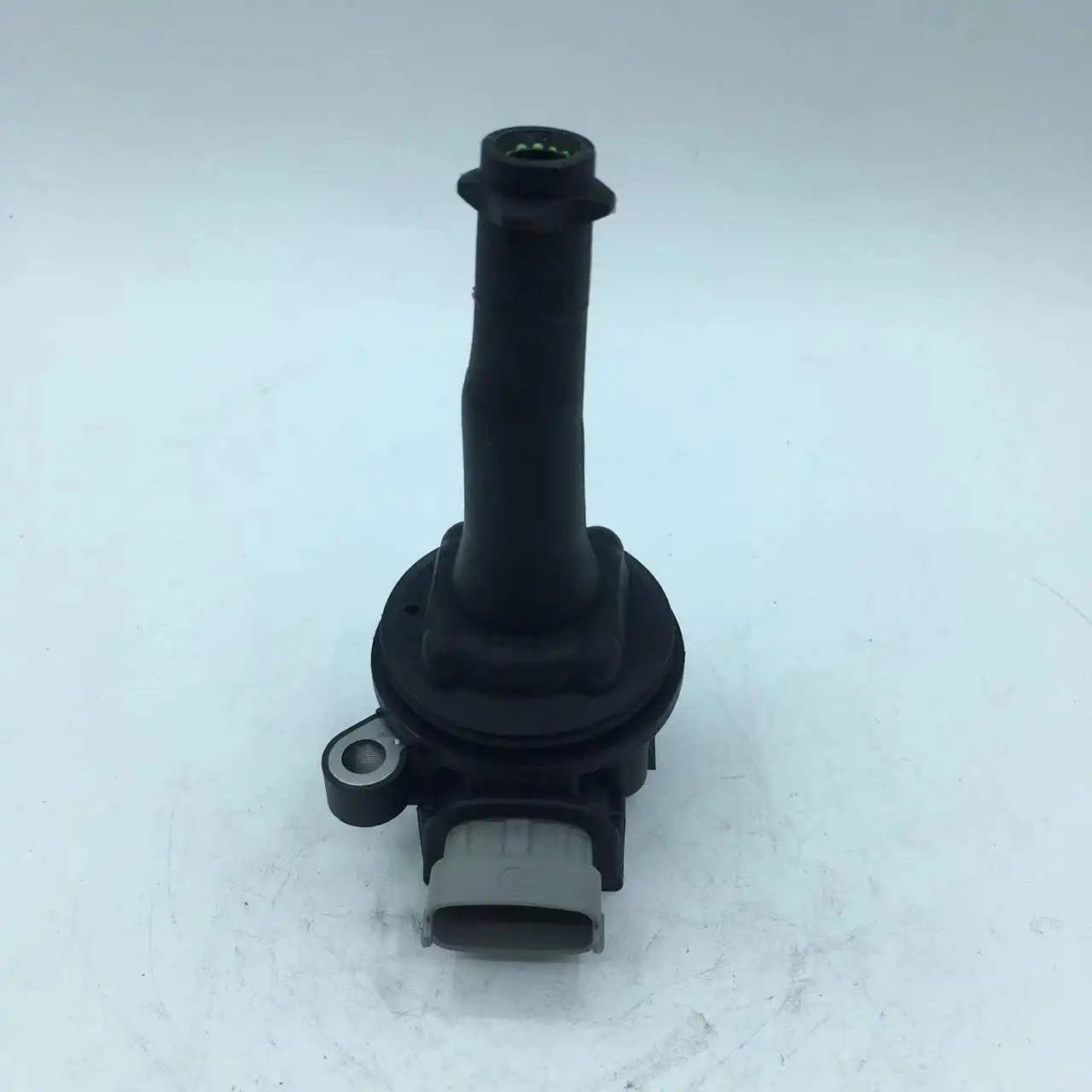 For Volvo S80 S60 XC60 S40 C30 C70 V40 XC90 S90 S80L Ignition Coil High-Voltage Pack
For Volvo S80 S60 XC60 S40 C30 C70 V40 XC90 S90 S80L Ignition Coil High-Voltage Pack