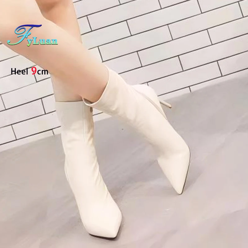 Сексуальные женские ботильоны с острым носком, элегантная стильная офисная обувь для вечеринок, новинка 2025 года, зимние модные кожаные полусапожки на тонком каблуке 9 см
Сексуальные женские ботильоны с острым носком, элегантная стильная офисная обувь для вечеринок, новинка 2025 года, зимние модные кожаные полусапожки на тонком каблуке 9 см
