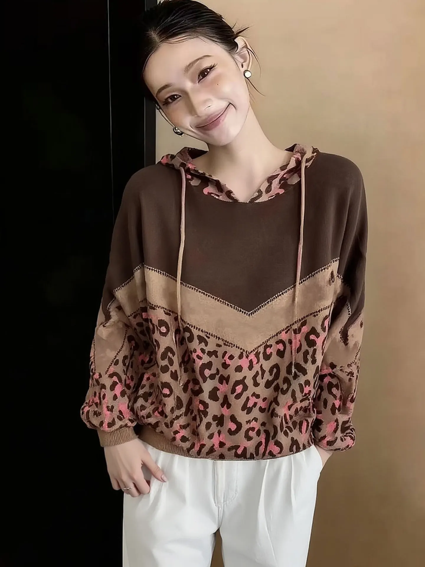Вязаный топ с капюшоном и длинными рукавами Ele Color Blo, весенняя модная новинка, высококачественная европейская брендовая женская одежда
Вязаный топ с капюшоном и длинными рукавами Ele Color Blo, весенняя модная новинка, высококачественная европейская брендовая женская одежда