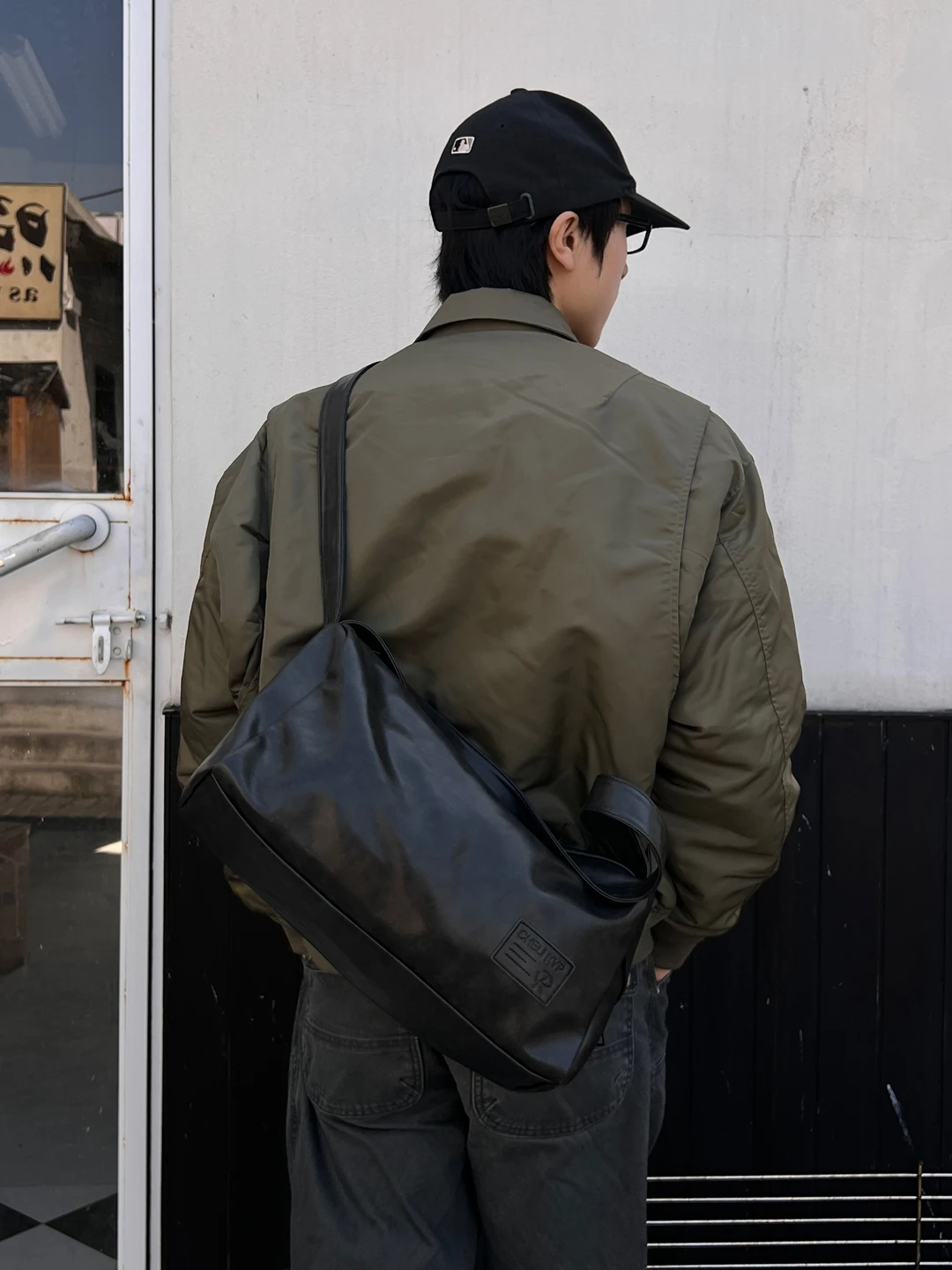 NIN Design PU Street Underarm Pillow Bag Men's Commuter Vintage Harajuku Crossbody Bag Fashionable Casual Single Shoulder
NIN Design PU Street Underarm Pillow Bag Men's Commuter Vintage Harajuku Crossbody Bag Fashionable Casual Single Shoulder