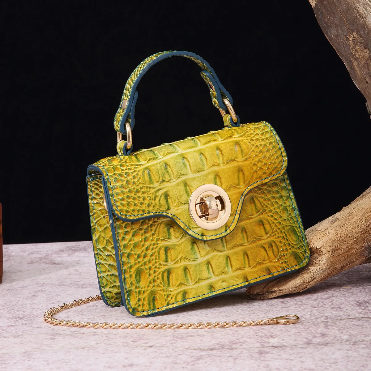 Fashion Crocodile Chain Crossbody Bag Large Capacity Temperament Square Shoulder Bag Multi-color PU Shoulder Bag for Women
Fashion Crocodile Chain Crossbody Bag Large Capacity Temperament Square Shoulder Bag Multi-color PU Shoulder Bag for Women