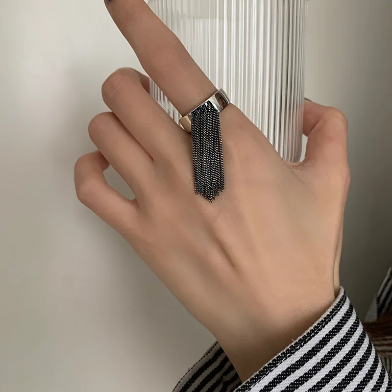 New Arrival Exaggeration Vintage Black Tassels Jewelry 925 Sterling Silver Ladies Finger Rings Wholesale For Women Party Gifts
New Arrival Exaggeration Vintage Black Tassels Jewelry 925 Sterling Silver Ladies Finger Rings Wholesale For Women Party Gifts