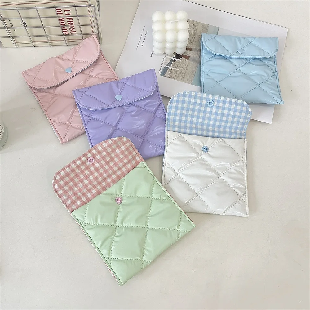 Gifts Portable Sanitary Napkin Storage Bag Wallet Loving Heart Plaid Cosmetic Bags Large Capacity Coin Purse
Gifts Portable Sanitary Napkin Storage Bag Wallet Loving Heart Plaid Cosmetic Bags Large Capacity Coin Purse