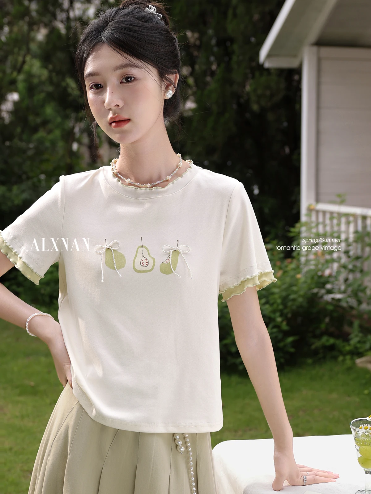 ALXNAN Women's Printed Beaded T-shirt Fashion Casual Loose-fit Short Sleeve T-shirt 2025 Summer Elegant Office Lady Tops L56002
ALXNAN Women's Printed Beaded T-shirt Fashion Casual Loose-fit Short Sleeve T-shirt 2025 Summer Elegant Office Lady Tops L56002