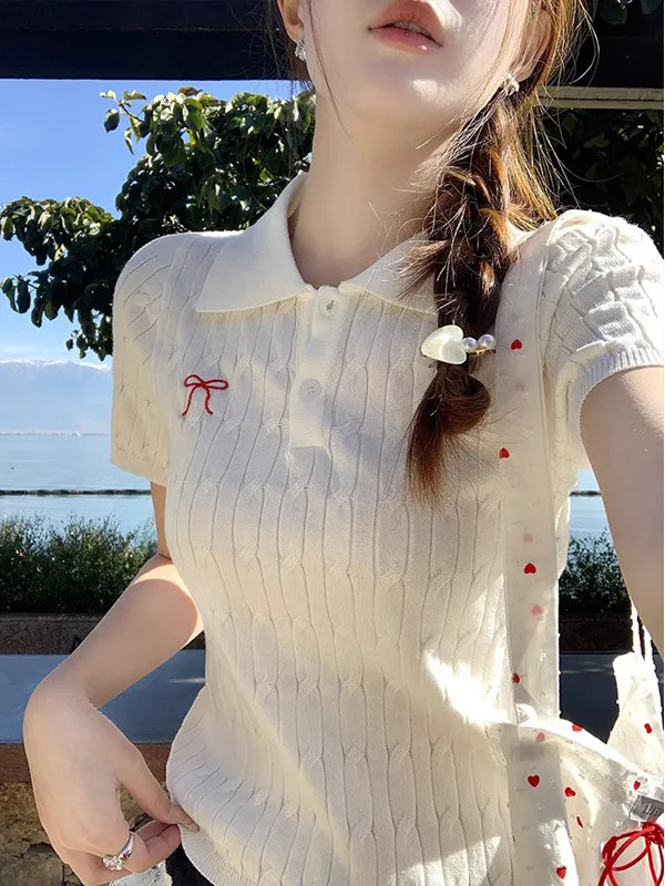 White Knot Embroidered Short Sleeve Knitted Neck Slim Fit Women's Summer New Style Casual Fashion Knitwear
White Knot Embroidered Short Sleeve Knitted Neck Slim Fit Women's Summer New Style Casual Fashion Knitwear