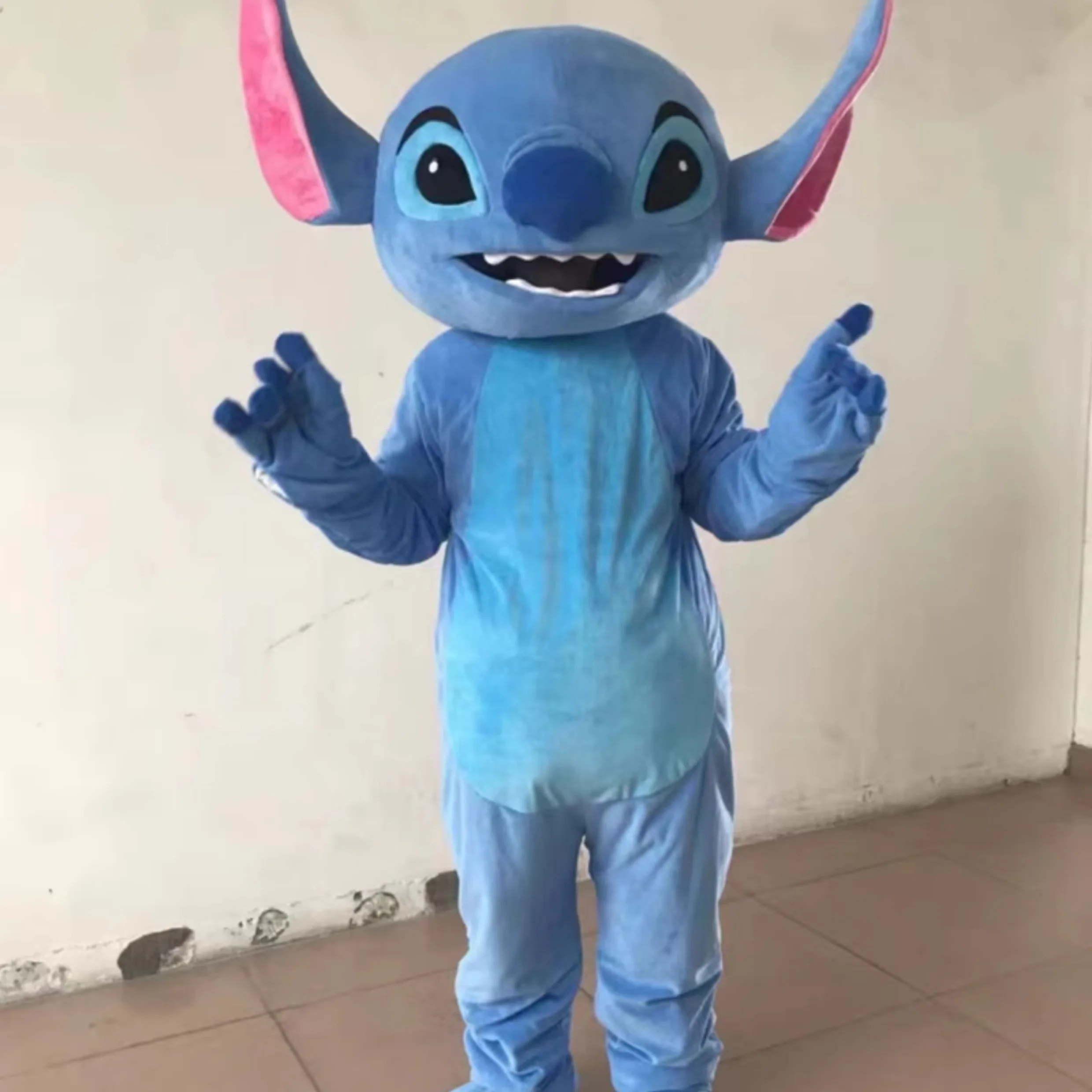 Disney Lilo & Stitch Fashion High Quality Blue Cartoon Character Mascot Costume Disney Advertising Fancy Dress Animal Carnival
Disney Lilo & Stitch Fashion High Quality Blue Cartoon Character Mascot Costume Disney Advertising Fancy Dress Animal Carnival