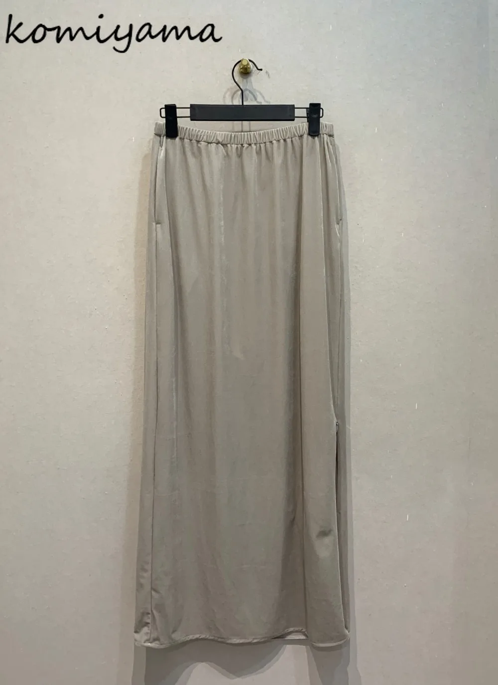 Japanese Velour Split Skirt High Waist Straight Skirts New Fashion Casual Faldas Roupas Autumn 2025 Woman Comfortable Clothes 
Japanese Velour Split Skirt High Waist Straight Skirts New Fashion Casual Faldas Roupas Autumn 2025 Woman Comfortable Clothes