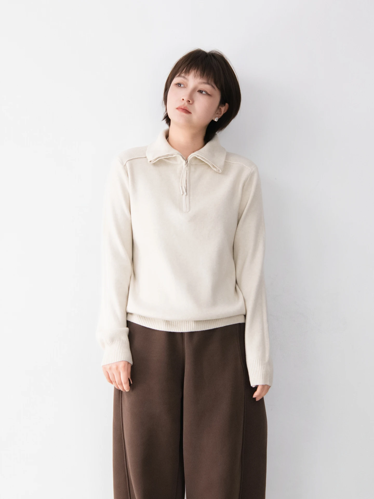 Женский вязаный свитер Andy Velvet с двусторонним использованием, на молнии спереди, с длинными рукавами, универсальный цвет, на молнии, с длинными рукавами
Женский вязаный свитер Andy Velvet с двусторонним использованием, на молнии спереди, с длинными рукавами, универсальный цвет, на молнии, с длинными рукавами