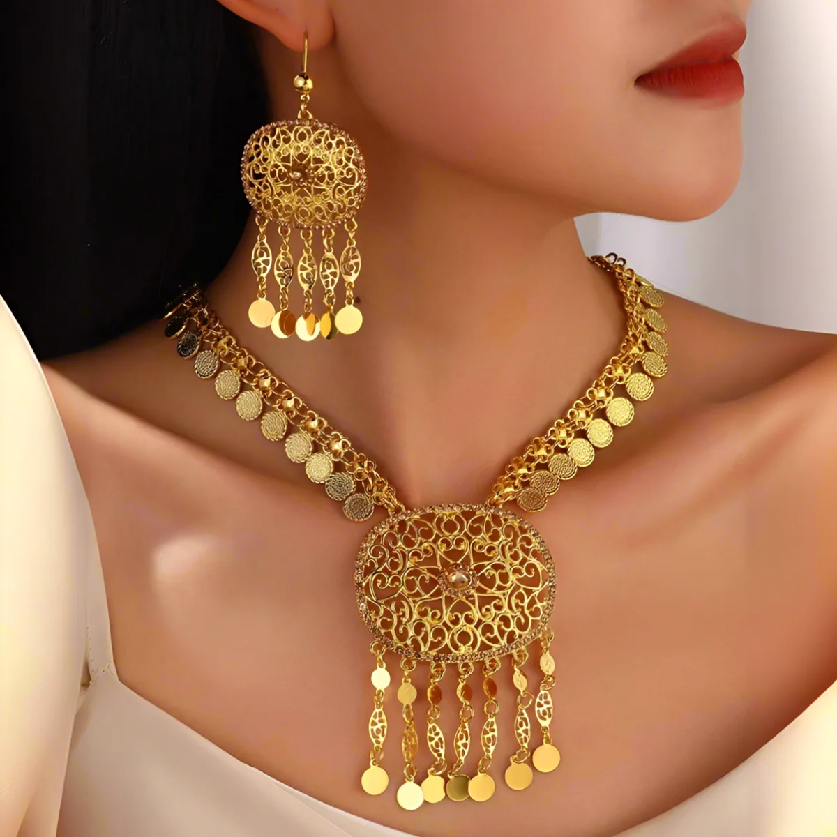 Hot Selling Jewelry Set, Fashionable Gold Geometric Alloy Hollow Carving, Diamond Inlaid Coins, Tassel Necklace, Earrings
Hot Selling Jewelry Set, Fashionable Gold Geometric Alloy Hollow Carving, Diamond Inlaid Coins, Tassel Necklace, Earrings